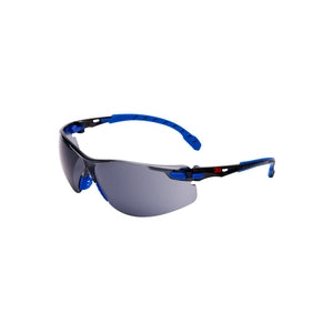 3M S1102SGAF-EU Solus 1000 Safety Glasses Blue/Black frame Scotchgard Anti-Fog/Anti-Scratch Coating (K&N) Grey Lens - Indigo Supplies Ltd